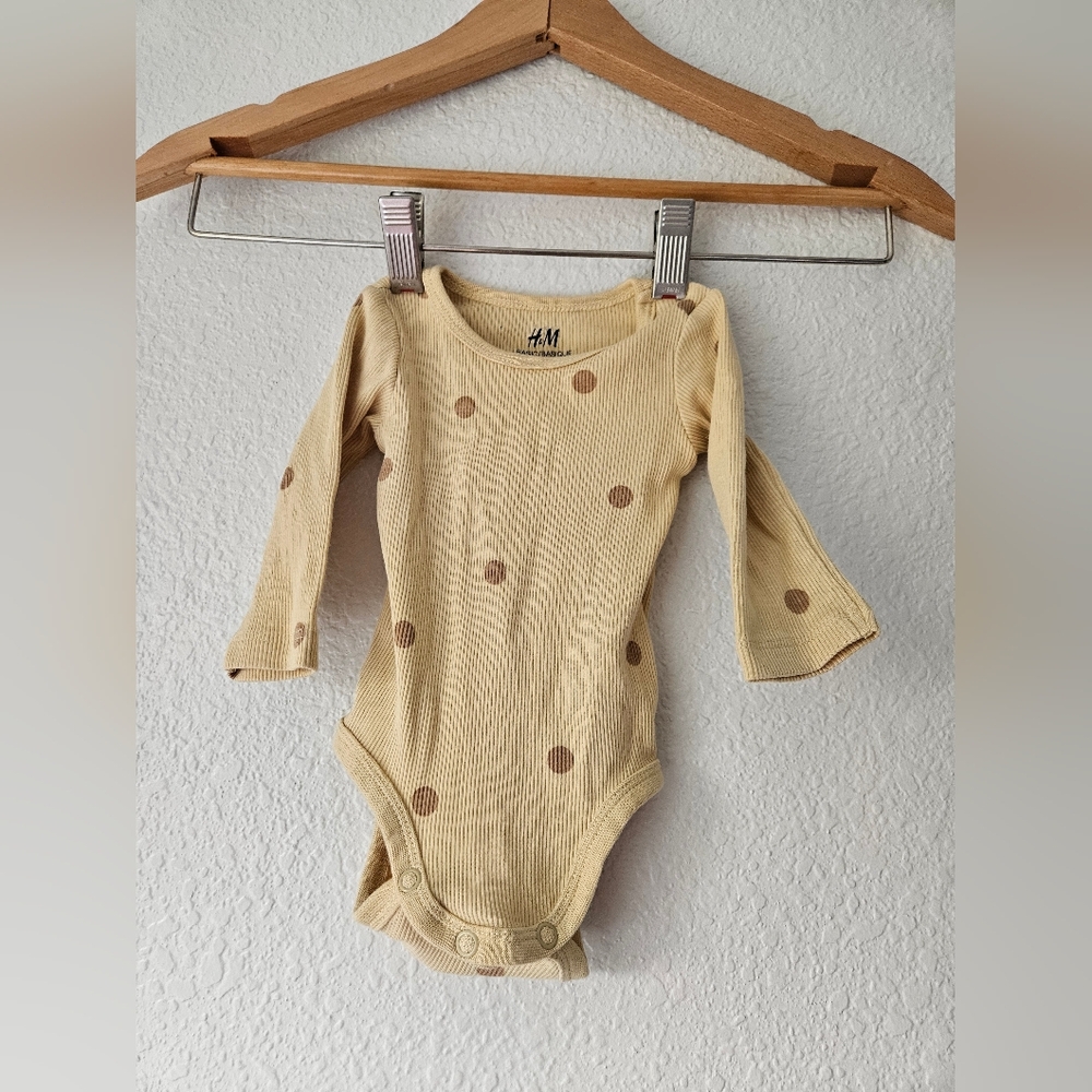 h&m organic cotton onesie, newborn